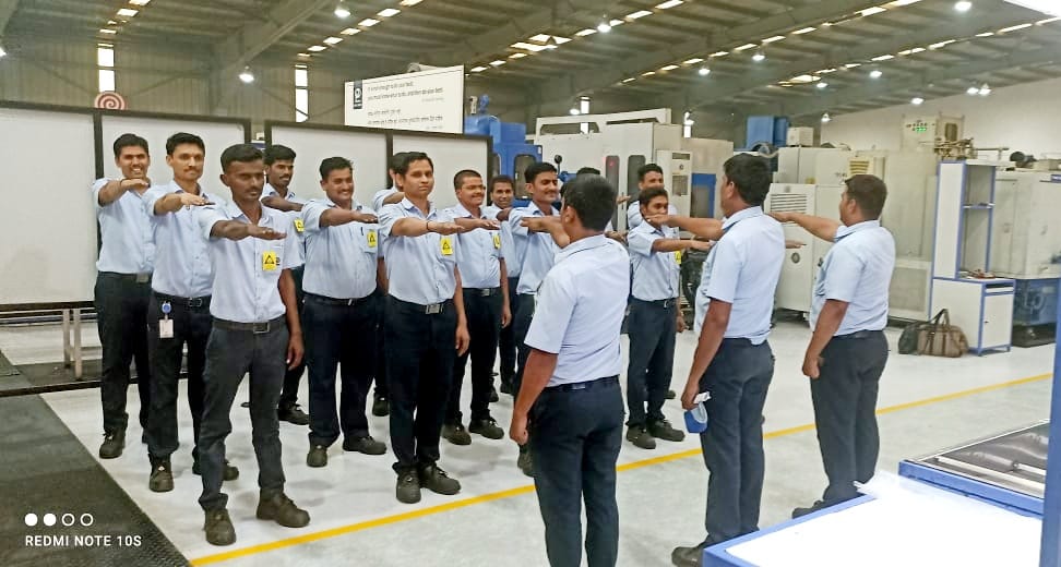 प्रिसिजनमध्ये घेण्यात आली सुरक्षा नियमांचे पालन करण्याची सुरक्षा शपथ