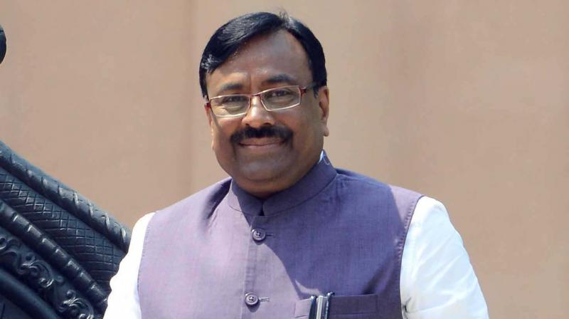 जगातील सगळे शहाणे नेते शिवसेनेतचं आहेत, सुधीर मुनगंटीवारांचा टोला