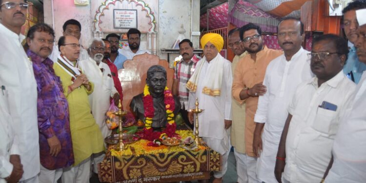 स्व. धर्माजी भोसले यांनी पैश्या पेक्षा जीवाभावाची माणसे जोडली :- ह. भ. प. महादेव महाराज राऊत