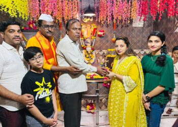 जुनी पोलिस लाईन येथील श्री स्वामी समर्थ मंदीरात त्रिपुरारी पौर्णिमेचा सोहळा साजरा