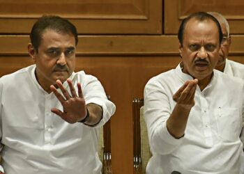 शरद पवार गटाने केली प्रफुल पटेलांची खासदारकी रद्द करण्याची मागणी