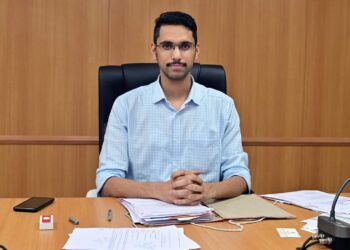 मराठा समाजाला कुणबी दाखले देण्यासाठी शासकीय विभागांनी पुराव्याची तपासणी करावी – जिल्हाधिकारी कुमार आशीर्वाद