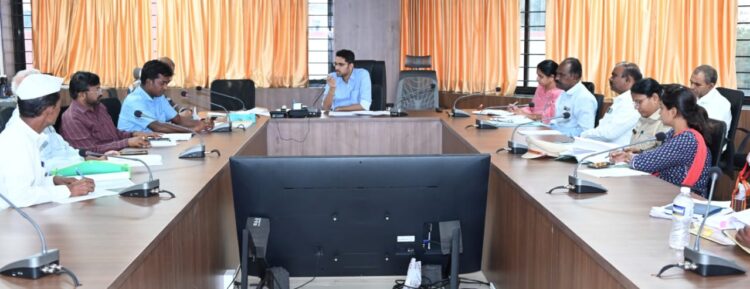 पोलीस विभागाने तपासावर असलेल्या प्रलंबित प्रकरणाचा निपटारा त्वरित करावा -जिल्हाधिकारी कुमार आशीर्वाद