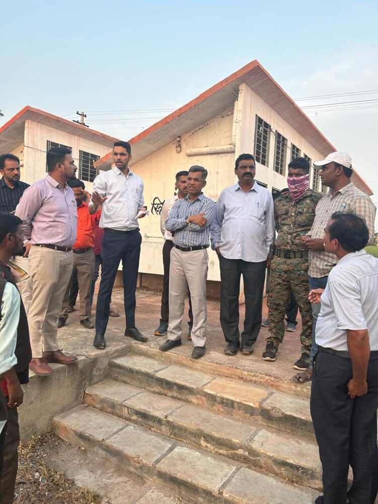 वारी कालावधीत भाविकांसाठी उपलब्ध सुविधांची जिल्हाधिकारी आशिर्वाद यांनी केली पाहणी