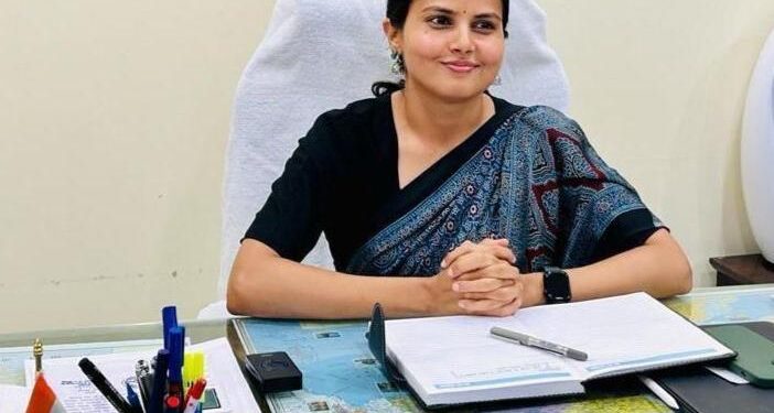 सिईओ मनिषा आव्हाळे यांचे संवेदनशिलतेने कर्मचारी भारावले