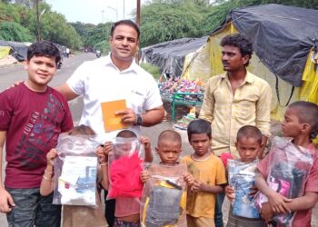 वंचिताच्या आनंदासाठी अॅटलान्स’ धावले; गरिबांसाठी मोफत कपडे