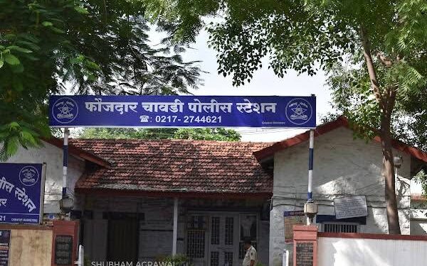 सहा तासाच्या आत पार्क चौकातील खुनाचा गुन्हा फौजदार चावङी पोलिस ठाण्याच्या गुन्हे प्रकटीकरण पथकाकडून उघडकीस