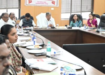 सोलापूर जिल्हा वार्षिक योजनांचा निधी अखर्चित राहू नये याची दक्षता घ्यावी – पालकमंत्री चंद्रकांत पाटील