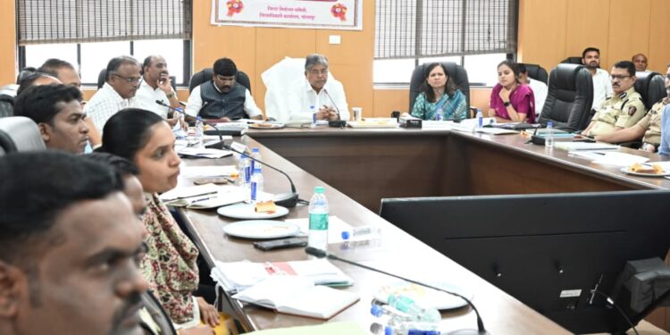 सोलापूर जिल्हा वार्षिक योजनांचा निधी अखर्चित राहू नये याची दक्षता घ्यावी – पालकमंत्री चंद्रकांत पाटील