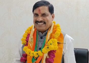 मोहन यादव मध्य प्रदेशच्या मुख्यमंत्रीपदी विराजमान