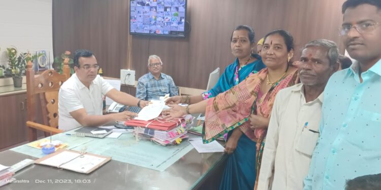 पारधी समाजातील युवकांना मुद्रा लोन द्या