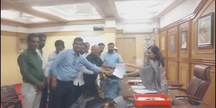 सोलापूरचे पहिले हुतात्मे शंकर शिवदारे यांचा पुतळा उभारण्याची वीरशैव व्हिजनची मागणी