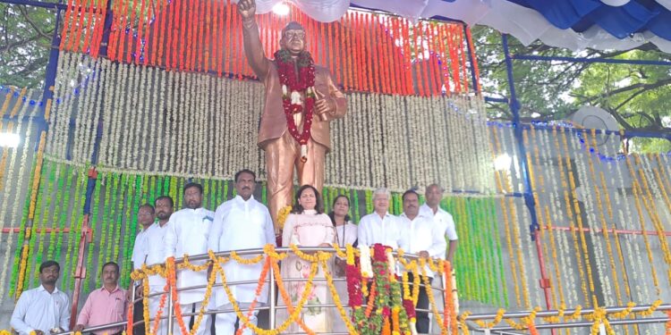 डॉ. बाबासाहेब आंबेडकर यांच्या महानिर्वाण दिनी सोलापूर महानगरपालिकेचे विनम्र अभिवादन!