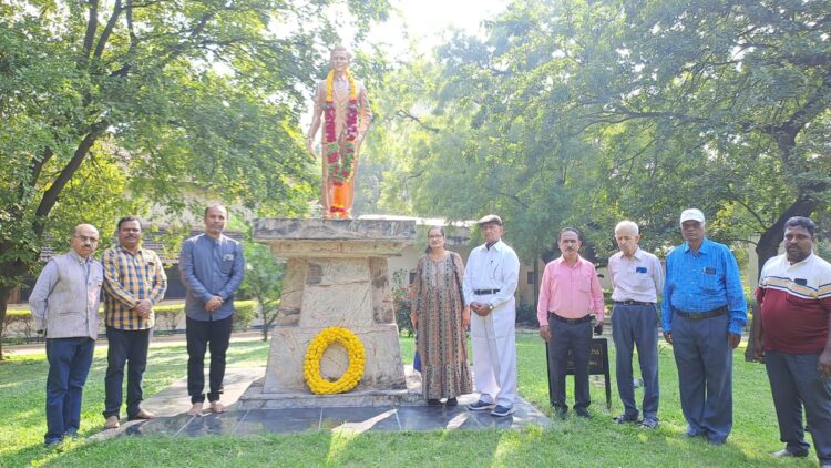 द्वारकानाथ कोटणीस यांच्या महान कार्याला सोलापूर महापालिकेचे अभिवादन