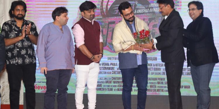 ”गाणं पाहून डोळ्यात पाणी आलं”, डॉ. अमोल कोल्हे ‘आला बैलगाडा’ गाणं पाहून झाले भावूक