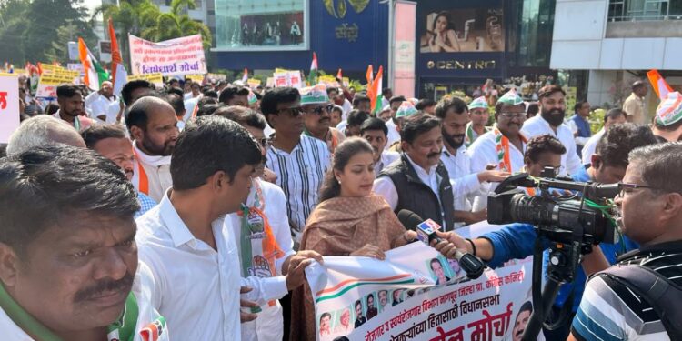 नागपूरमध्ये काँग्रेसचा सरकारवर हल्लाबोल; नाना पटोलेंचा सरकारला कडाडून जाब!