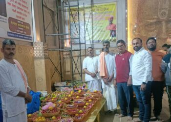 श्री वटवृक्ष स्वामी महाराज मंदिरात दत्त जयंती निमित्त स्वामींना ५६ भोगांची नैवेद्य मेजवानी