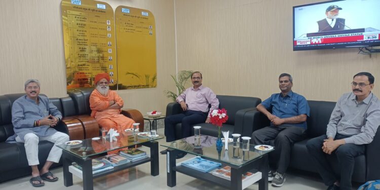 समांतर जलवाहिनीचा शिल्लक १४५ कोटी निधी त्वरित अदा होणार – डॉ.खा.जयसिद्धेश्वर महास्वामीजी