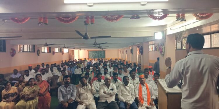 पाच लाख मराठा बांधव मुंबईकडे कूच करणार