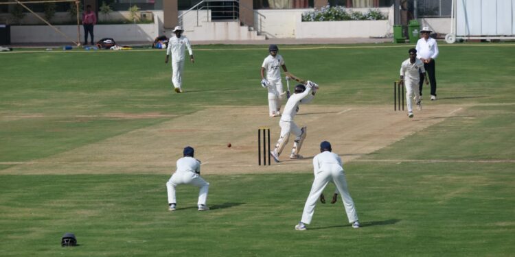 तिसऱ्याच दिवशी महाराष्ट्राचा मणिपूर वर एक डाव आणि 69 धावांनी विजय…