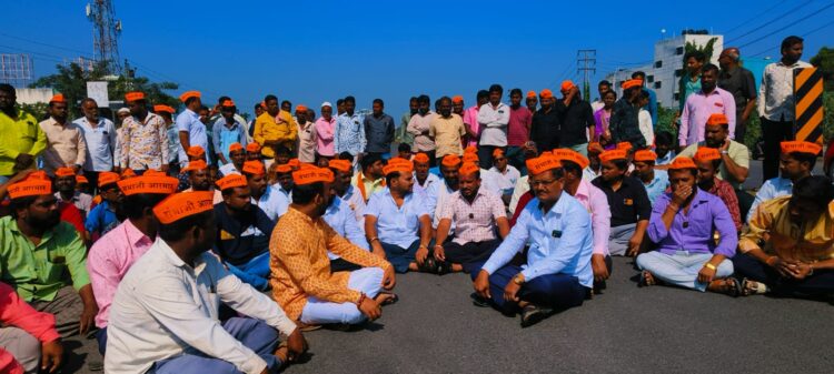 वाहनचालकांसाठी जाचक हिट अँड रन कायदा रद्द व्हावा यासाठी संभाजी आरमार संघटनेने केला रास्ता रोको आंदोलन…