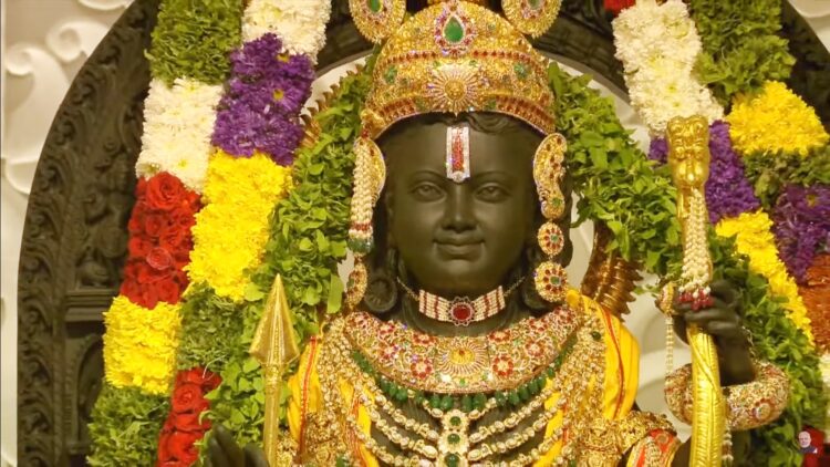 अयोध्येत रामलल्लाची पंतप्रधान मोदींच्या हस्ते प्राणप्रतिष्ठापना… पहा पहिली दृश्ये…