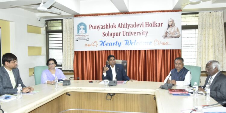 सोलापूर विद्यापीठ व सिंहगड महाविद्यालयातर्फे फेब्रुवारीत रेशीम उद्योगविषयक आंतरराष्ट्रीय परिषद!