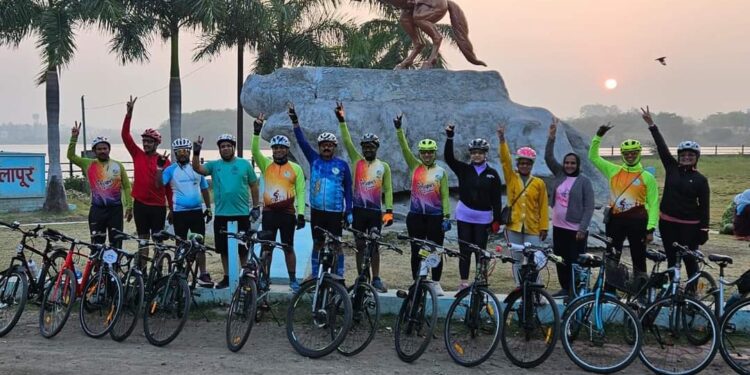 24 किलोमीटर सायकलिंग करून सन 2024 चे स्वागत
