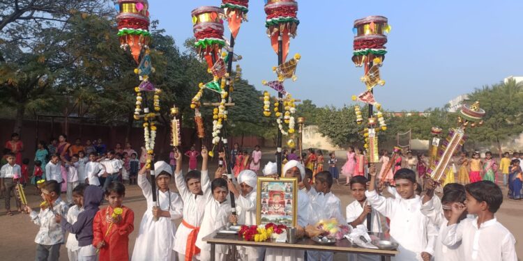प्रकाश यलगुलवार यांच्या अमृत महोत्सवानिमित्त आनंद मेळाव्याचे आयोजन…