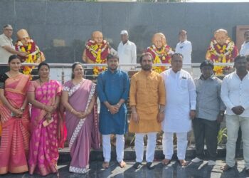 सोलापूरच्या चार हुतात्म्यांना स्मृतिदिनानिमित्त राष्ट्रवादीकडून अभिवादन…