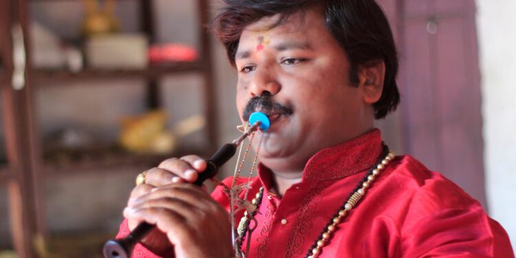 अयोध्येत रामलल्लाच्या चरणी सोलापूरचे सुंद्रीवादक भीमण्णा जाधव करणार सेवा