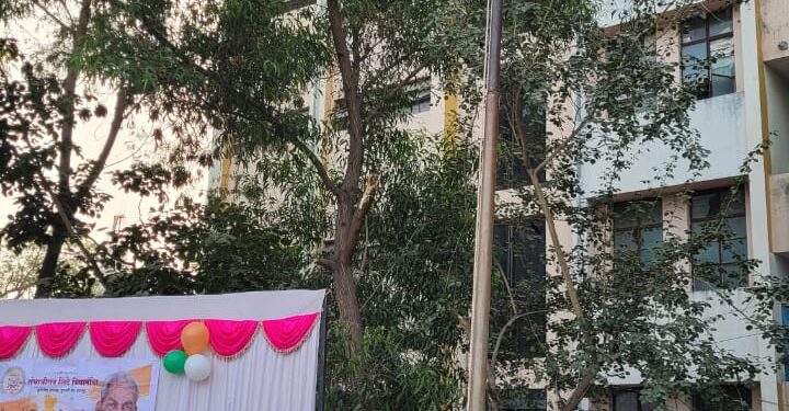 संभाजीराव शिंदे विद्या मंदिरात ७५ वा प्रजासत्ताक दिन उत्साहात साजरा