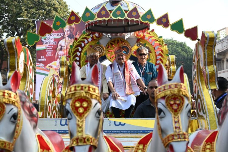 सोलापुरात पारंपारिक लोककलांनी निघाली नाट्य दिंडी