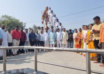 राष्ट्रपिता महात्मा गांधी यांना पुण्यतिथीनिमित्त अभिवादन