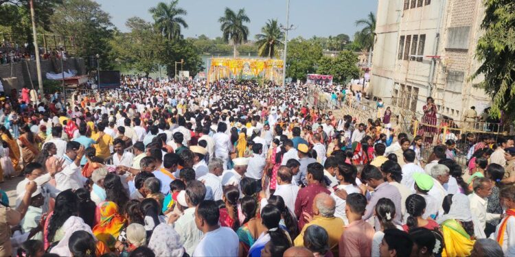 सिद्धेश्वर यात्रेत लाखो भाविकांच्या साक्षीने पार पडला ‘अक्षता सोहळा’