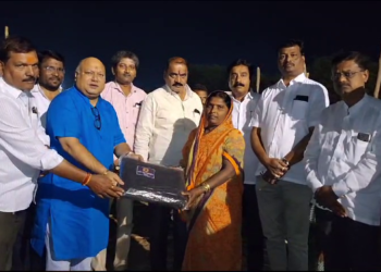 ऊसतोडी कामगार कुटुंबांना 300 ब्लँकेटचे वाटप