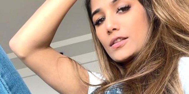 मॉडेल पूनम पांडेचं निधन झाल्याचं वृत्त, इन्स्टाग्राम पोस्टमुळे खळबळ