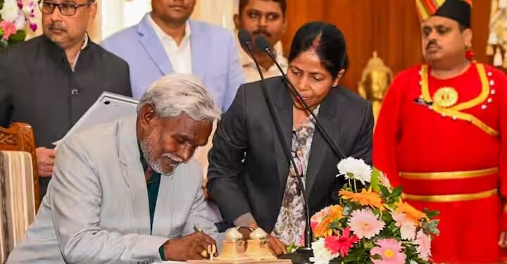 झारखंडचे मुख्यमंत्री चंपई सोरेन यांनी विश्वासदर्शक ठराव जिंकला