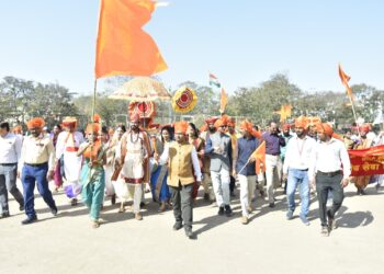 शिवरायांच्या जयघोषात सोलापूर विद्यापीठाकडून शिवराज्याभिषेक रॅली उत्साहात!