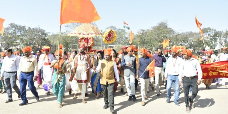 शिवरायांच्या जयघोषात सोलापूर विद्यापीठाकडून शिवराज्याभिषेक रॅली उत्साहात!