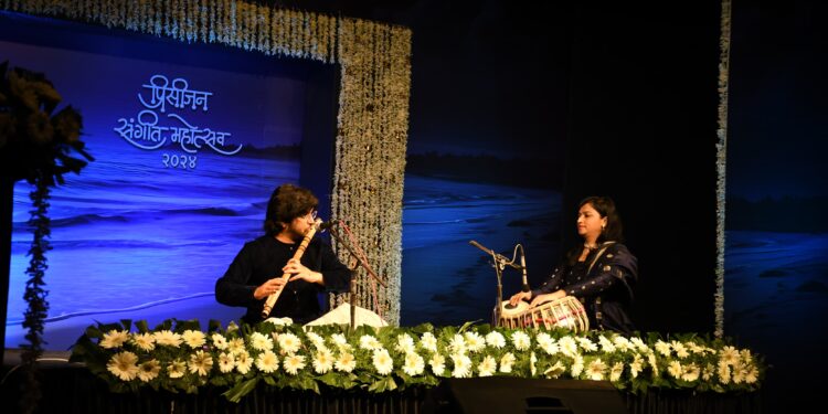 तबल्याचे बोल व बासरीच्या सुरांची जुगलबंदी आणी पं कैवल्यकुमार यांचा बहरत गेलेला मारू बिहाग याने झाली प्रिसिजन संगीत मोहोत्सवाची सांगता