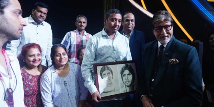 अहेमद जकरीया चित्रकार तर्फे “पद्मविभूषण अमिताभ बच्चन” यांना चित्र भेट