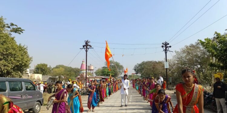 आदिवासी धनगर साहित्य संमेलनानिमित्त शिस्तबद्ध ग्रंथदिंडी