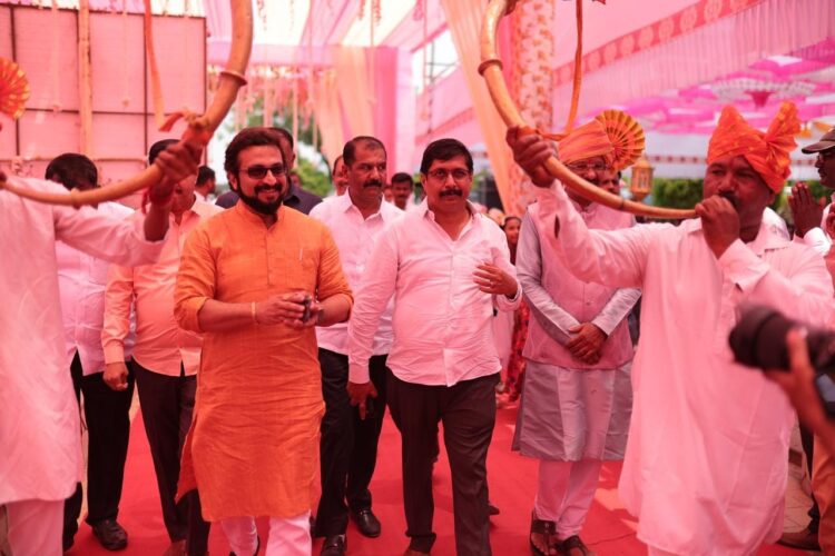 अकलूजचे मोहिते पाटील हाती तुतारी घेणार?; खासदार अमोल कोल्हेंनी घेतली भेट