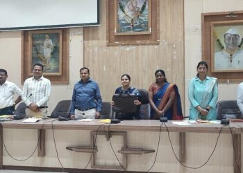 सन २०२सीईओ मनीषा आव्हाळे यांनी सोलापूर झेडपीचे ४८ कोटी ११ लाखाचे बजेट केले सादर