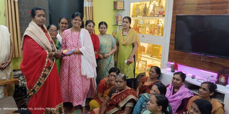 महिला दिनाचे औचित्य साधून माजी नगरसेविका राजश्री चव्हाण यांचा नागरिकाच्या वतीने सत्कार