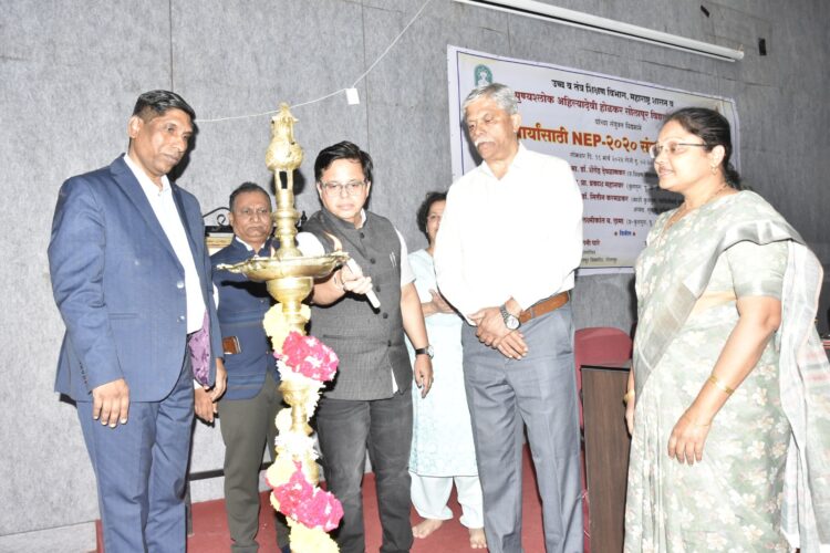 विद्यापीठ व महाविद्यालयांनी गुणवत्तापूर्ण शिक्षणावर भर द्यावा : डॉ. शैलेंद्र देवळाणकर