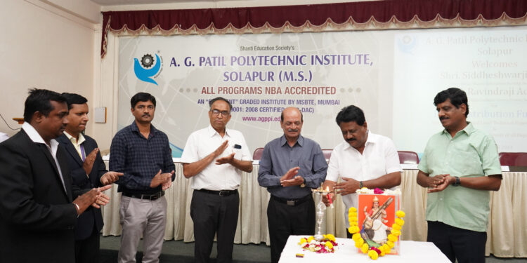 ए. जी. पाटील पॉलिटेक्निक इन्स्टिट्यूट मध्ये राष्ट्रीय शोध निबंध स्पर्धा संपन्न