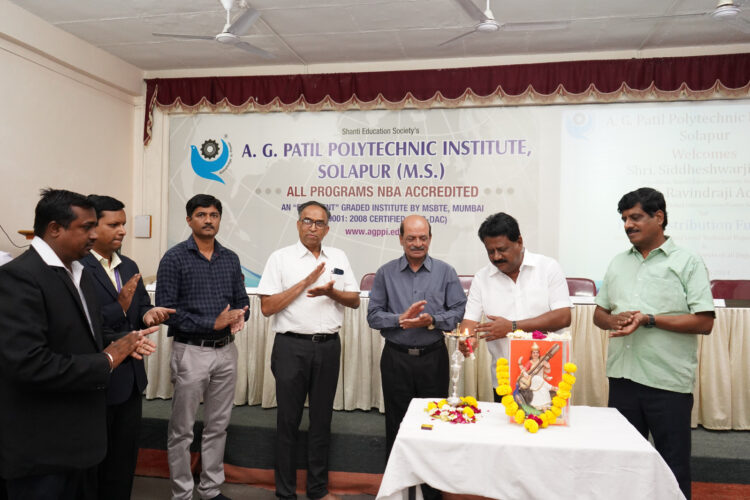 ए. जी. पाटील पॉलिटेक्निक इन्स्टिट्यूट मध्ये राष्ट्रीय शोध निबंध स्पर्धा संपन्न