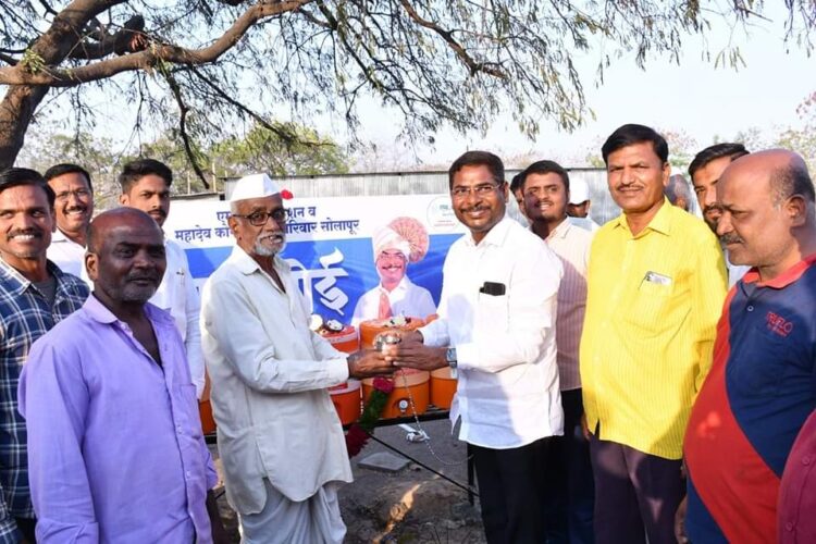 सोलापुरात एम. के. फाऊंडेशनच्या माध्यमातून पाणपोई केंद्रे सुरु